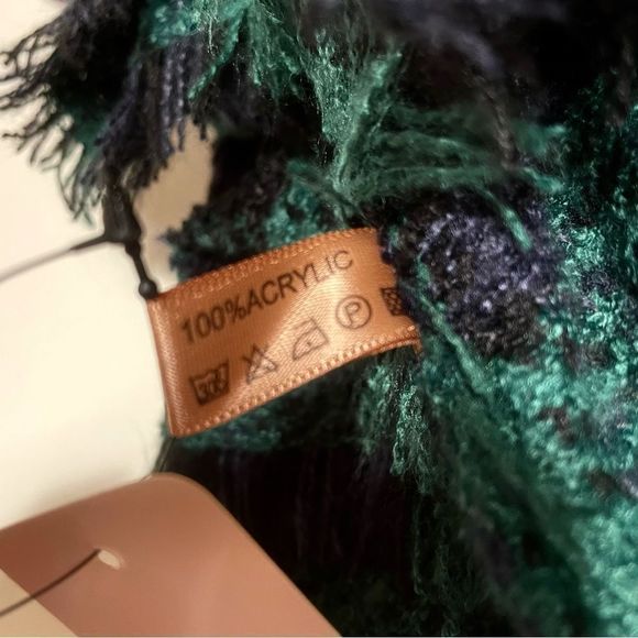 Green & Navy Woven Plaid Infinity Scarf with Eyelash Fringe Trim, NWT, - Picture 6 of 6